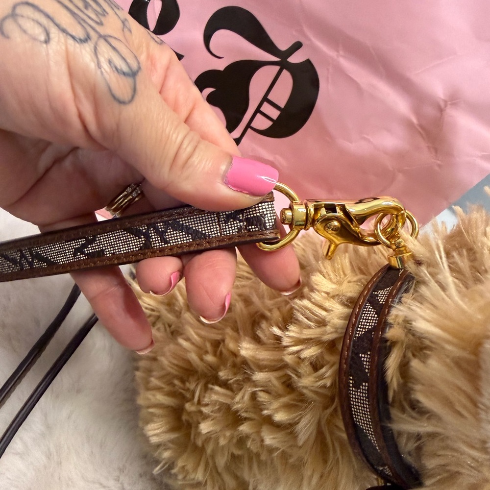 Juicy Couture Pet Leash - Picture 4 of 16